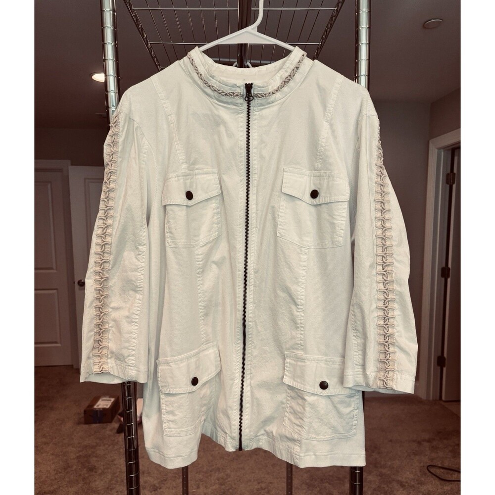 Zenergy by Chico’s ivory Full zip front jacket size 3 Or Large Crochet Accents